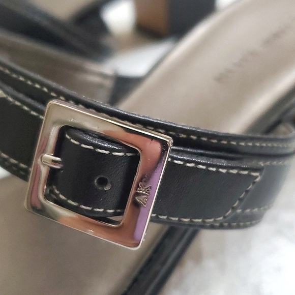 Anne Klein Macommonlyn Black Leather Double Strap Heel Sandals Women's Size 10M - Picture 6 of 12